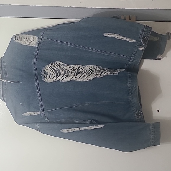Jean jacket - Picture 2 of 4